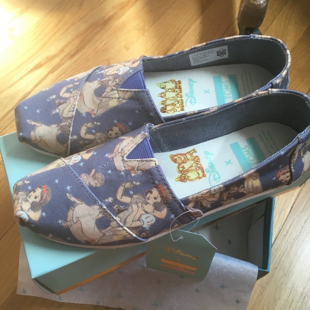 TOMS x Disney Snow White Canvas Classic Alpargata
